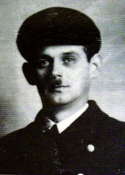 Marian Kaczmarek w mundurze kolejarskim   fot. zbiory rodzinne Aleksandry Klupieć